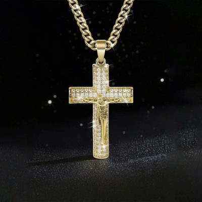 Vjerska ogrlica s privjeskom križa | SALVATORA